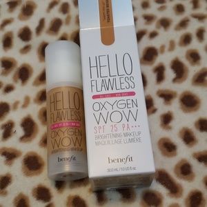 Benefit Hello Flawless foundation in Toasted Beige